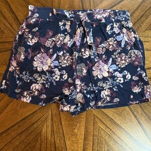 Navy Floral Women's Size Medium Shorts